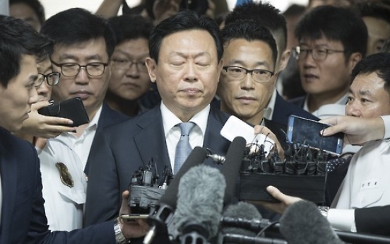 Fate of Lotte chief hangs in balance