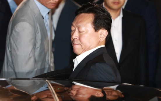 Lotte Group chairman avoids arrest over corruption allegations