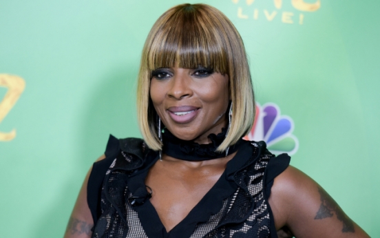 Mary J. Blige explains why she sang to Clinton during talk