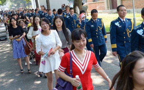 (사진) 미모의 여성들과 ‘200:200’ 소개팅 화제