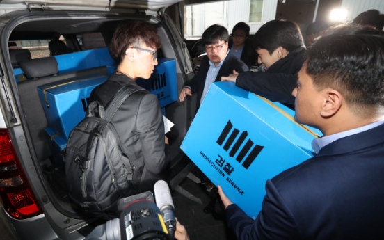 Prosecutors raid Choi‘s home, offices