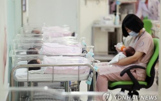 Korea's new childbirths continue to drop in Aug.