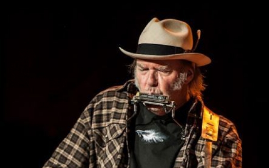 Neil Young relents on streaming