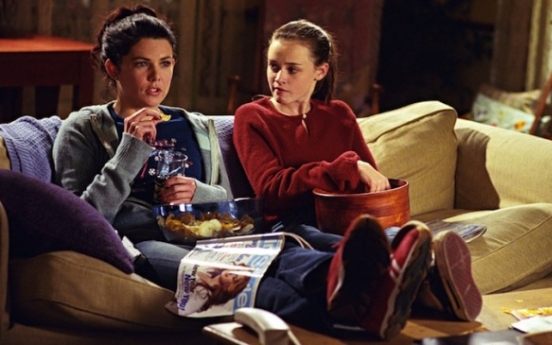 Fast-talking 'Gilmore Girls' returns; mad binging forecast