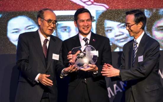 Philippine envoy awarded Ambassador of Year