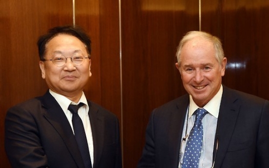 Korea's finance minister meets with Wall Street heavyweights