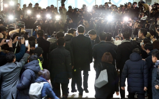 Samsung heir questioned over Park scandal