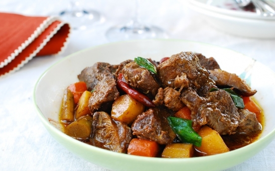 [Home Cooking] Sataejjim (slow cooker braised beef shank)