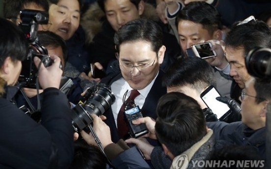 Snags emerge in Samsung's businesses as Lee quizzed in corruption scandal