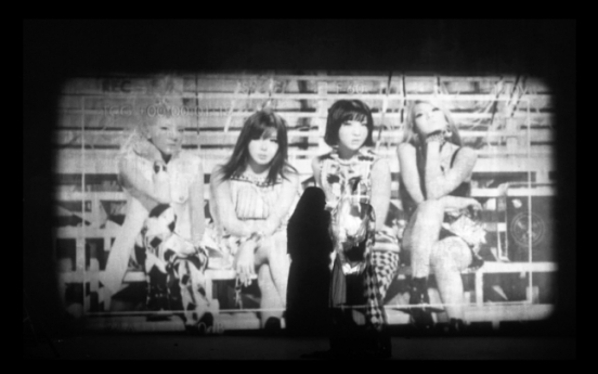 2NE1’s farewell single tops charts abroad