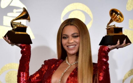 Riding high, Beyonce fails to break Grammy curse