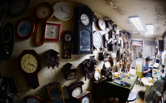 [Eye Plus] Time keepers on Watch Alley in Jongno