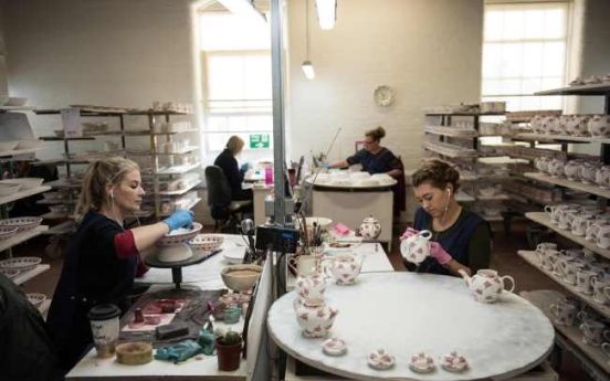 Artisans break mold in Britain’s pottery capital