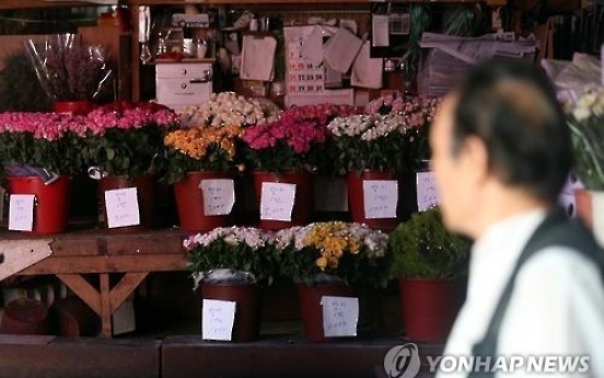 Anti-graft law hits flower shops, bars hard