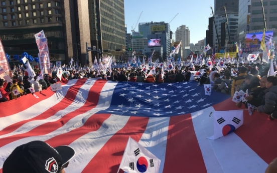 [From the Scene] Why US flags at pro-Park rallies?