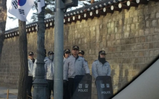 Police beef up security around court on day of ruling on Park's fate