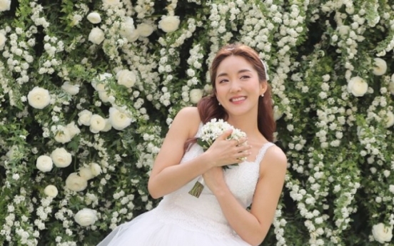 S.E.S’ Bada walks down aisle