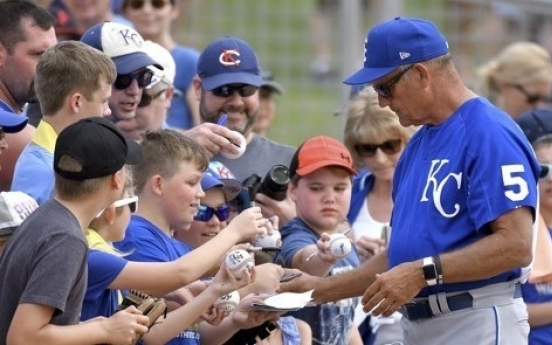 Hall of Famer George Brett to throw out ceremonial first pitch in Korea