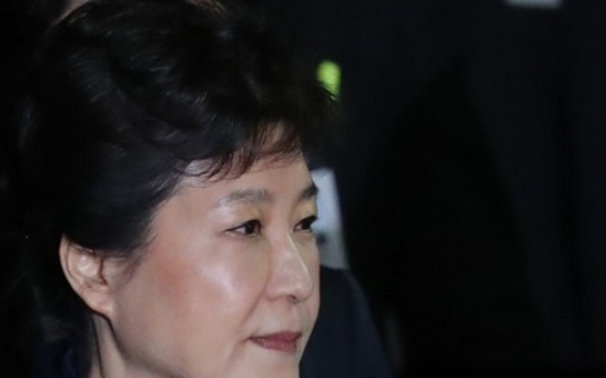 Businesses remain mum amid fears over Park’s arrest