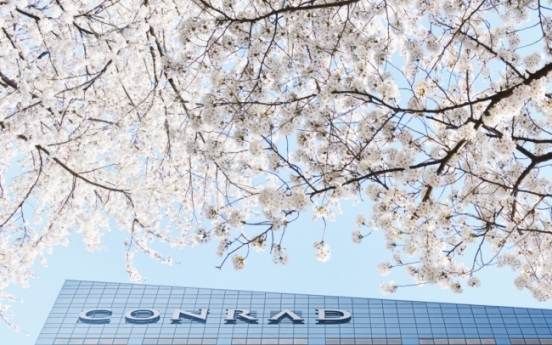 Luxury hotels offer spring packages that fete cherry blossoms