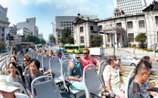 [Eye Plus] Conquering Seoul landmarks with hop-on/off tour buses