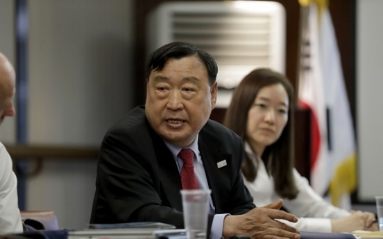 Top organizer for PyeongChang 2018 offers to open land route for N. Korea