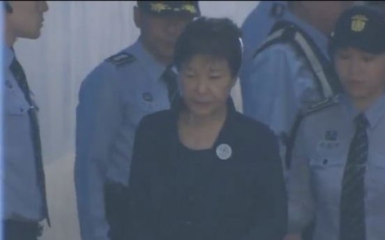 [Breaking] Ousted President Park arrives at court for her trial over corruption