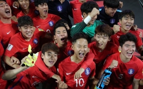 Korea ride opportunistic offense, resilient defense into knockout stage