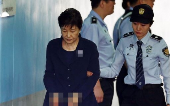 Park Geun-hye seen dozing off during trial