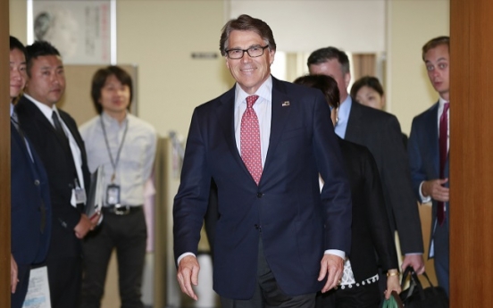 US energy secretary challenges China to be leader on climate