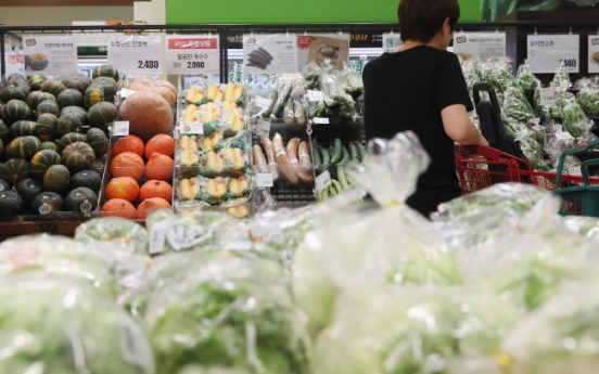 [Photo News] Food prices rise amid severe drought and outbreak of bird flu