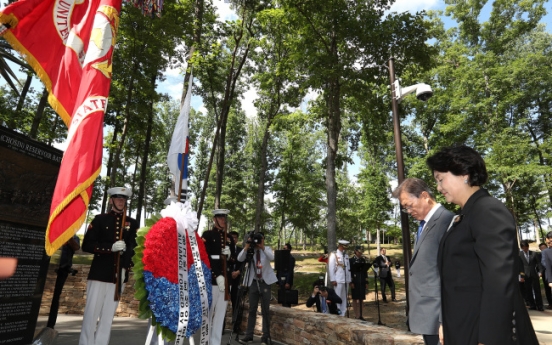 Moon highlights Korea-US alliance on first day of trip