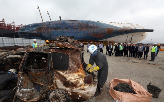 Underwater search for Sewol victims to resume