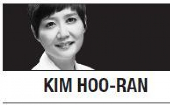 [Desk Column] Our cheerful first lady Jung-sook