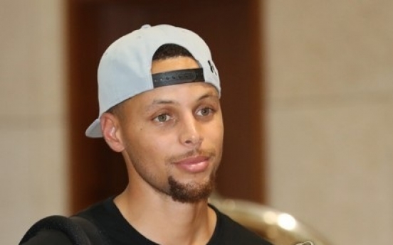 NBA star Stephen Curry arrives in Korea