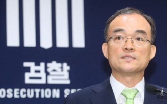 Top prosecutor apologizes over coercive probes in past political cases