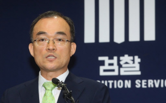 Chief prosecutor apologizes for past wrongdoings