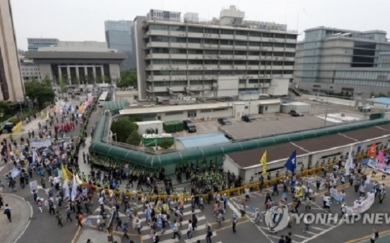 Seoul court upholds police ban on activists' rally encircling embassies