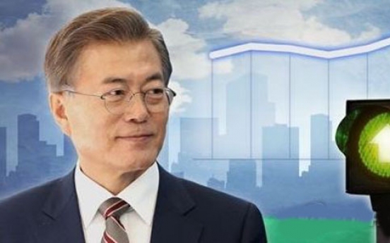 Moon's approval rating rises to 74.4%