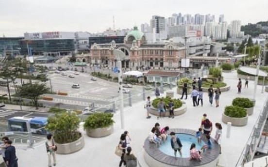 Number of visitors to overpass-turned-park tops 3 million since opening