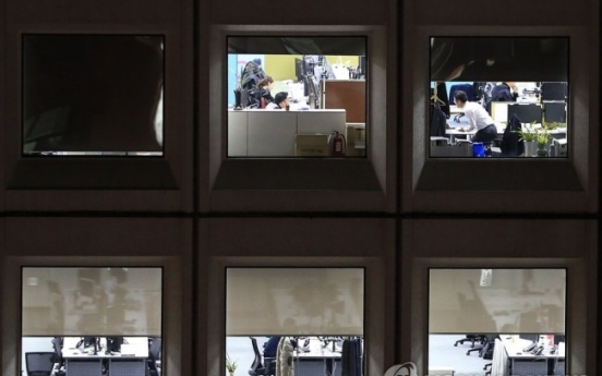 ‘6 in 10 Koreans do overtime every other day without extra pay’