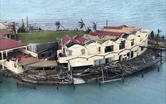 NK leader sends condolences to Castro over hurricane damages