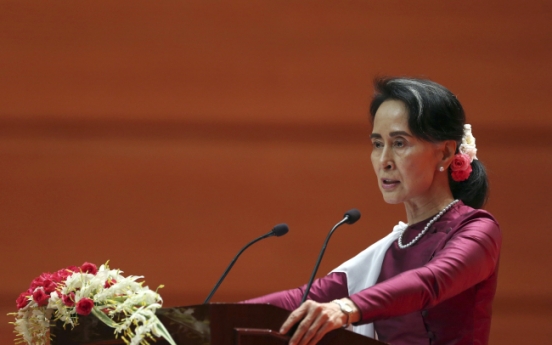 Suu Kyi rebuffs foreign criticism of Rohingya crisis