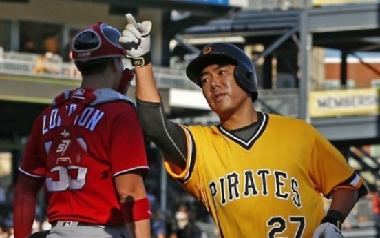 In absence, Pirates' Kang Jung-ho misses camaraderie with teammates