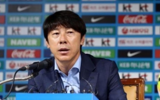 Korea natl. football team needs big-name striker: coach