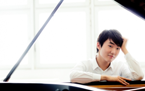 Pianist Cho Seong-jin to play with Simon Rattle and Berliner Philharmoniker