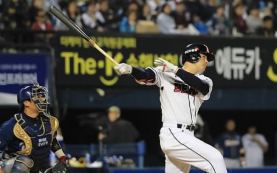 Doosan Bears win slugfest to even baseball postseason series