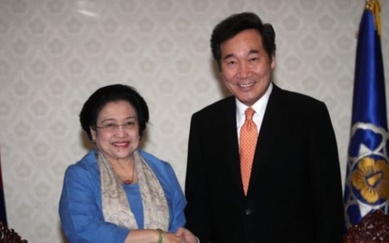 PM meets with former Indonesian President Megawati