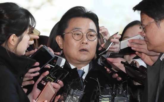 Ex-presidential aide denies wrongdoing