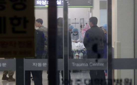 NK soldier suffering from pneumonia and blood poisoning: report